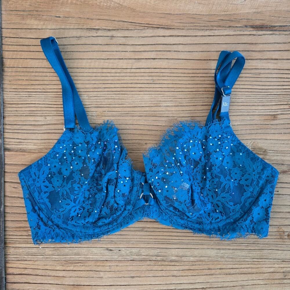 Victoria's Secret Very Sexy Rhinestone Teal Lace Bra sz 32C New